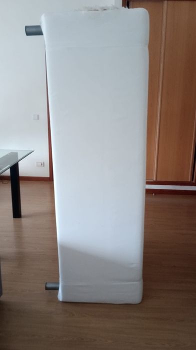 Sofá branco 3 lugares