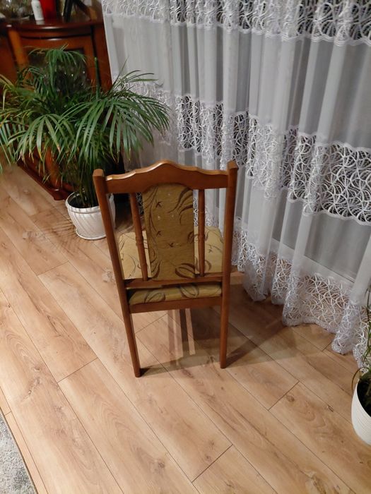 Sprzedam 10 krzeseł