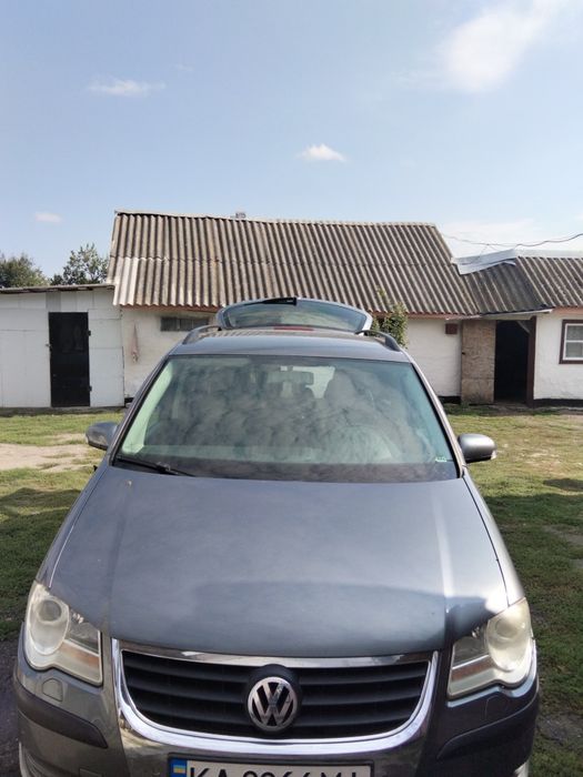 продати машину VOLKSWAGEN TOUPAN