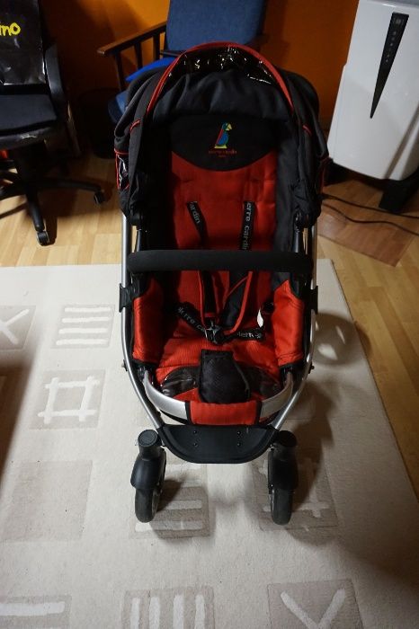 Carrinho de bebé Pierre Cardan