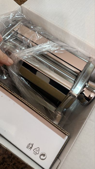 Máquina de fazer massa nova - Ernesto