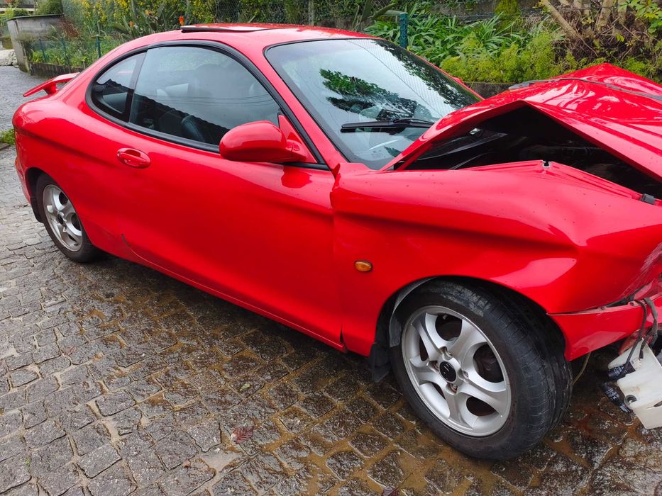 Hyundai Coupe 1.6 116cv Acidentado