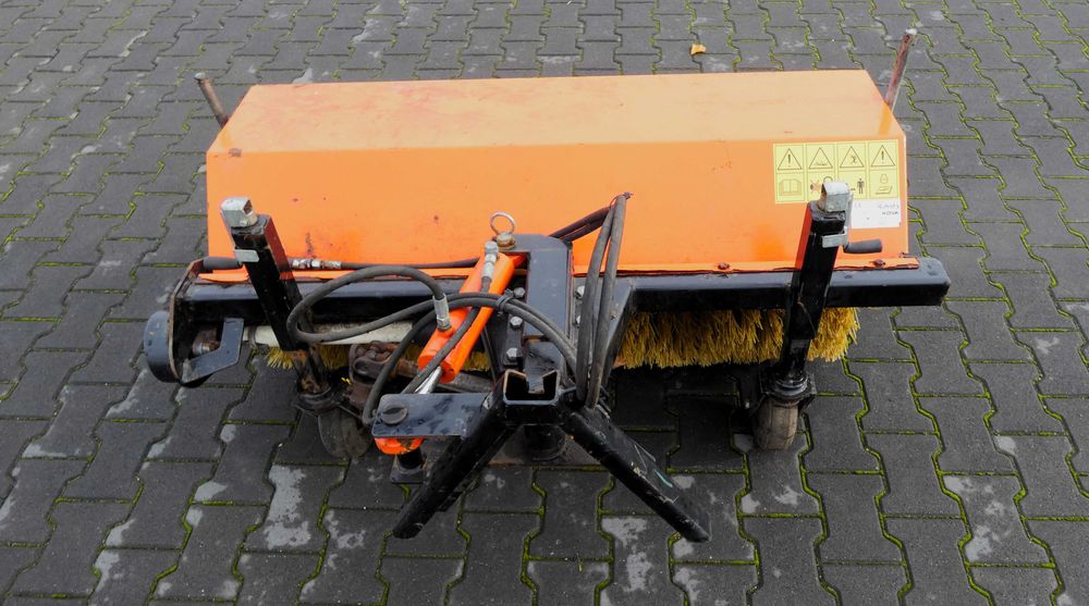 Zamiatarka KUBOTA KOVA LH1210 - Baras
