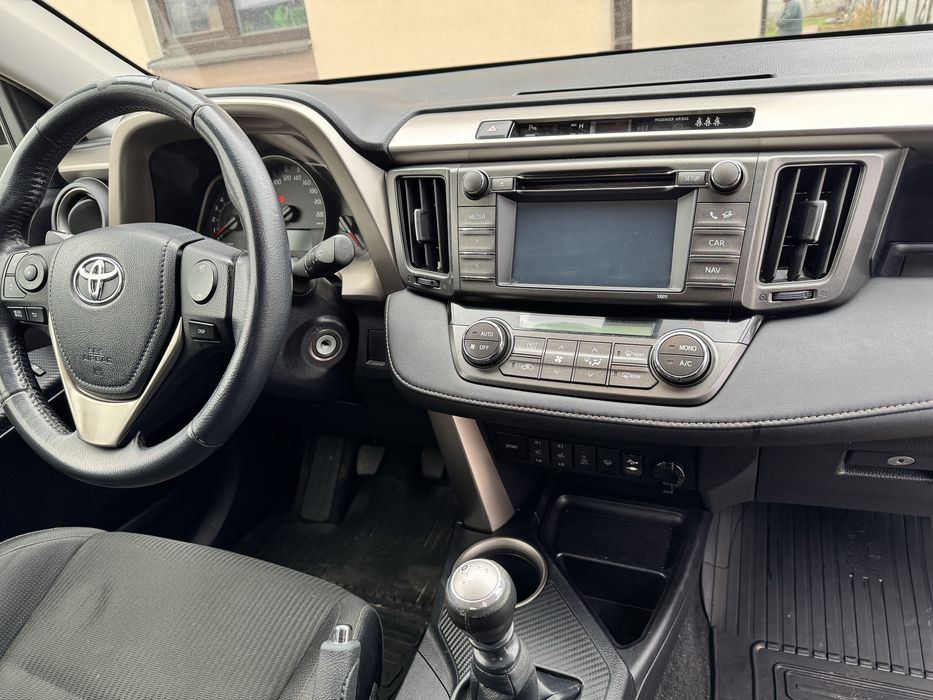 Продам власне авто кросовер toyota rav4 2014 року