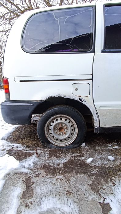 nissan vanette 2000року. Не на ходу