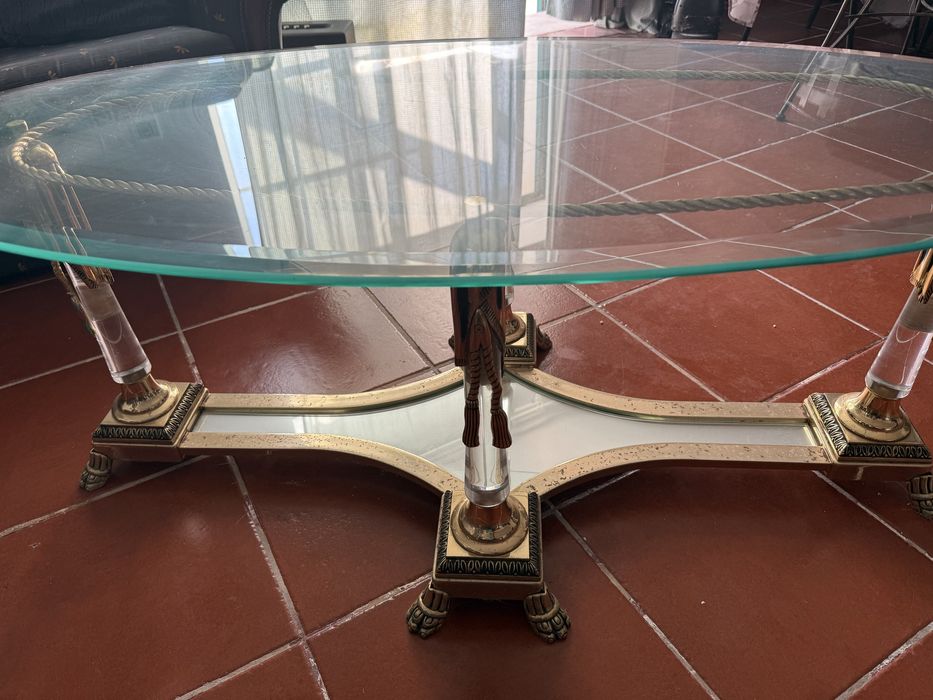 Mesa centro em Vidro e metal dourado