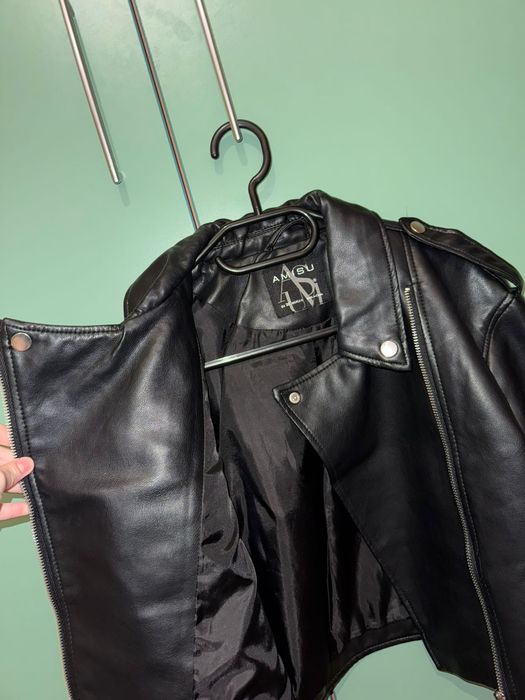 Шкіряна куртка жіноча