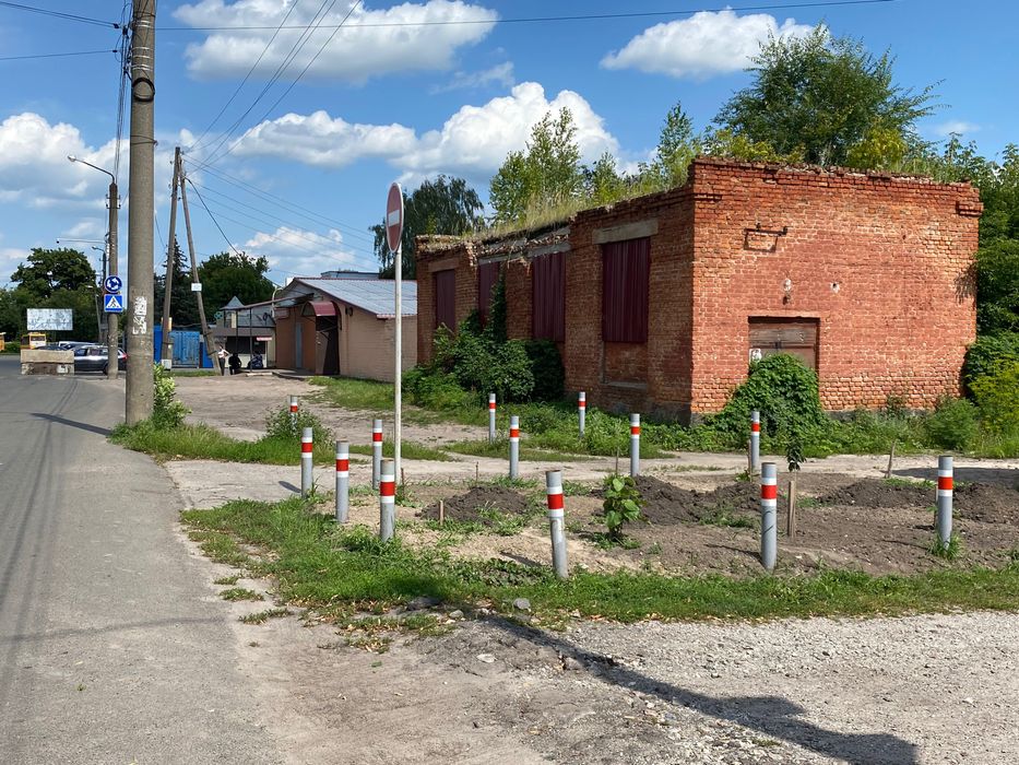 Продаж нежитлової будівлі