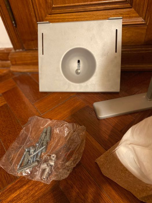Suporte de parede para televisor