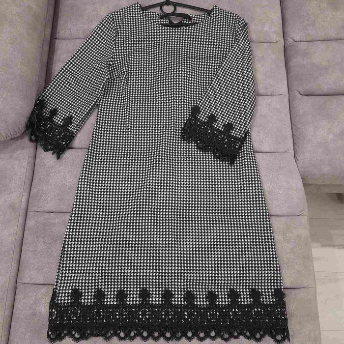 Весняне жіноче плаття