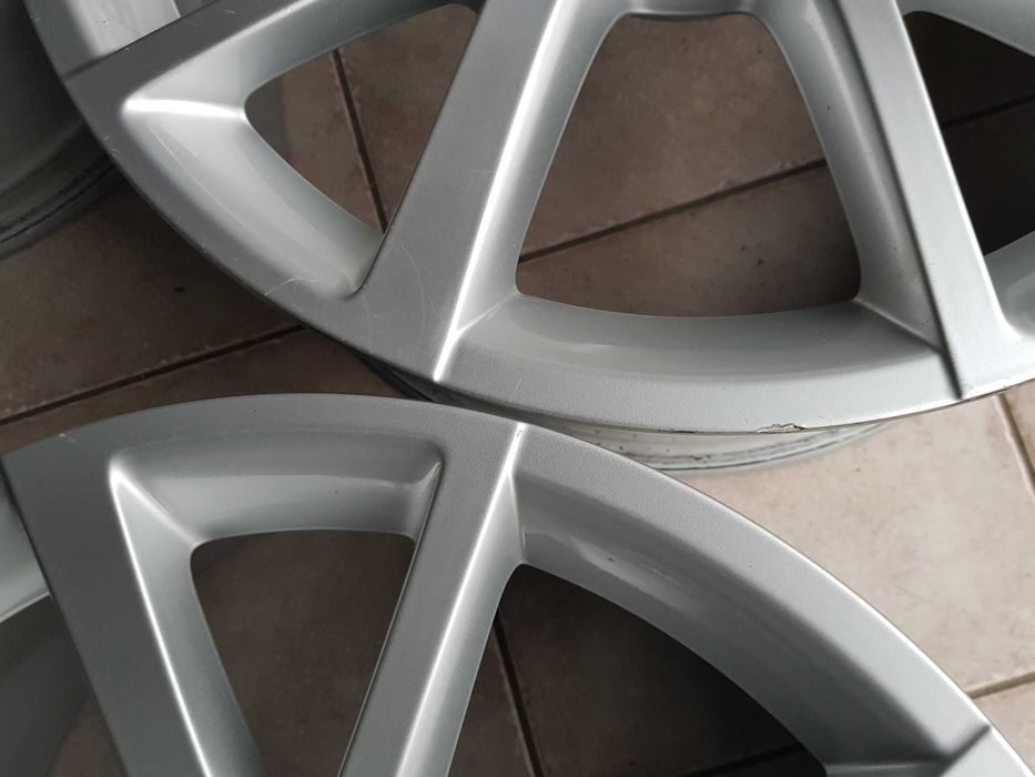 Felgi aluminiowe Audi A7 C7 8x19 et26 5x112 A4 B8 Allroad A8 D2 D3
