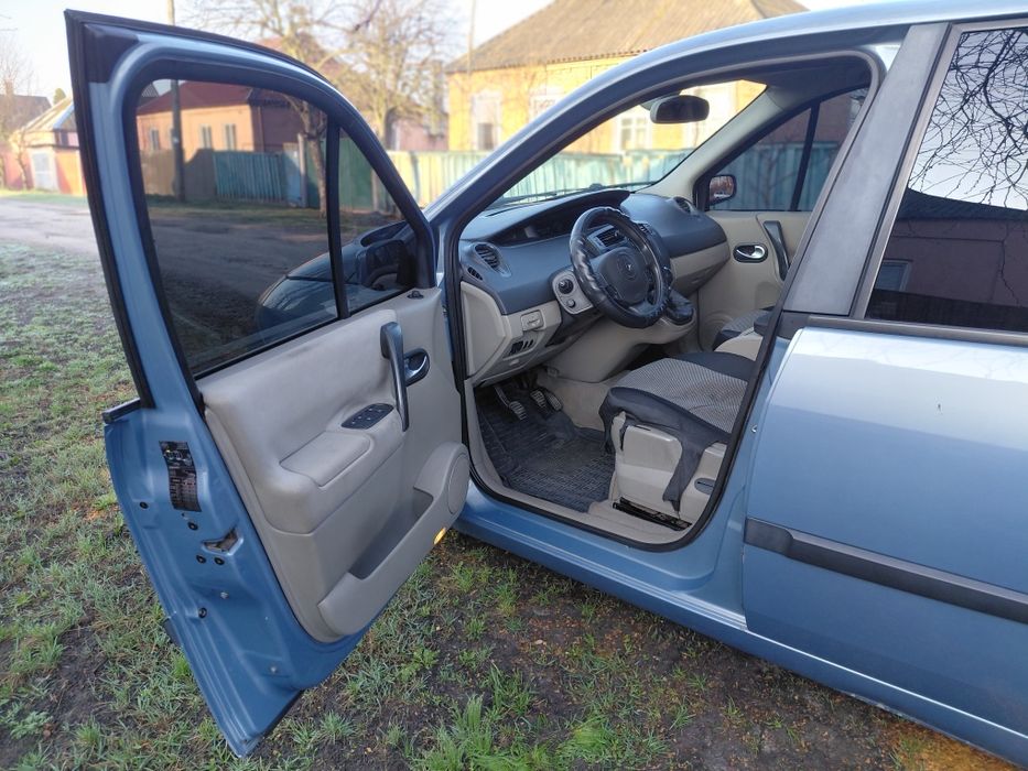 Рено меган гранд сценік