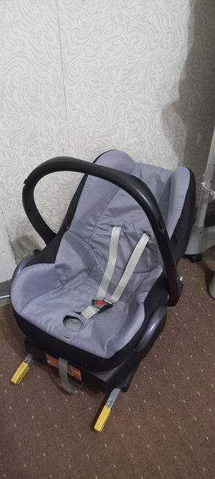 Автокрісло і база  Maxi Cosi Cabriofix + baza isofix Maxi cosi easi fi