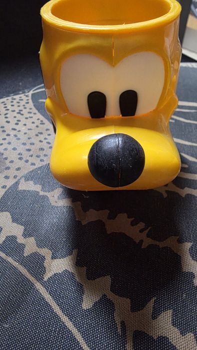 Canecas plastico muito antigas