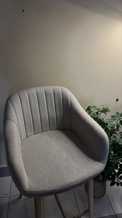 Барний стілець юск