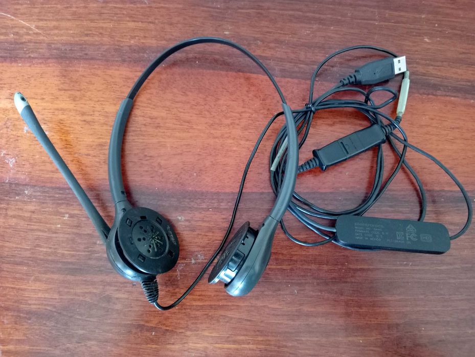 Наушники Plantronics  и DA40 QD-USB Адаптер
