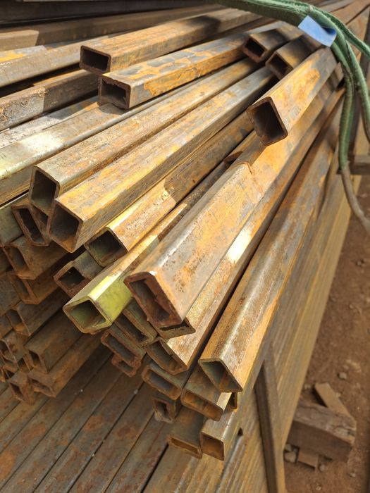 Профільна труба 30х20х2.Уцінка