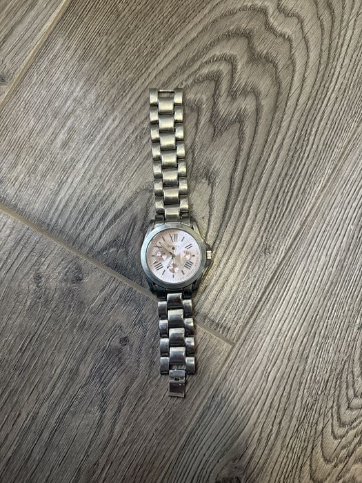 Годинник жіночий Bershka