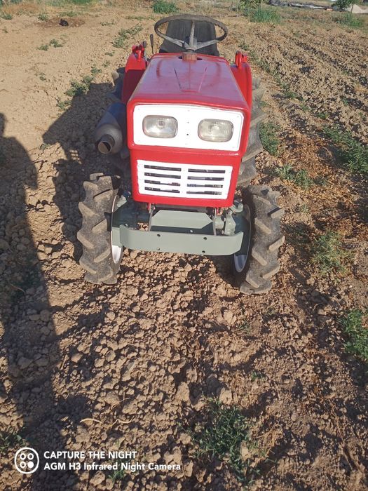 Tractor Yanmar 4x4 com fresa