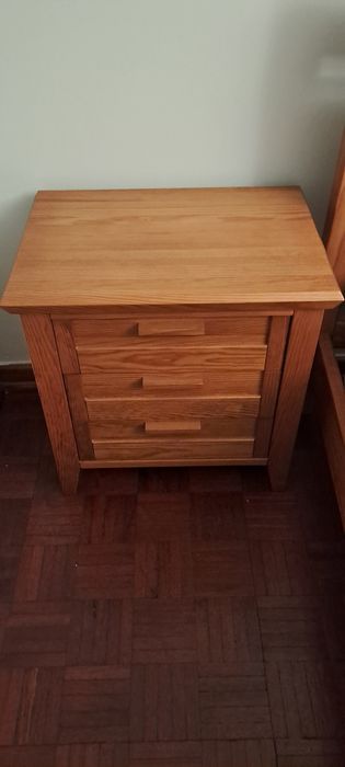 Cama de quarto casal em pinho macico