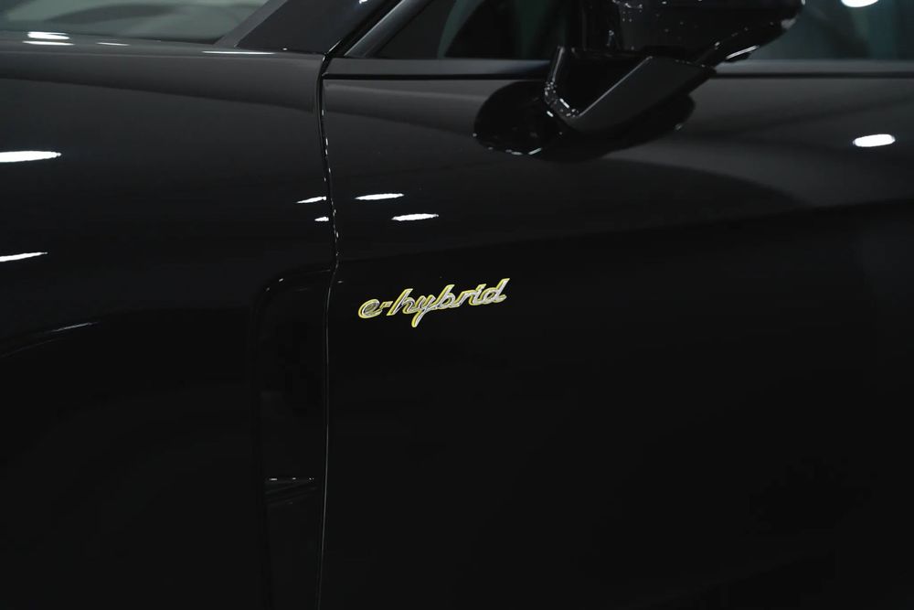 Porsche Panamera Sport Turismo 4 E-Hybrid Platinum Edition PDLS