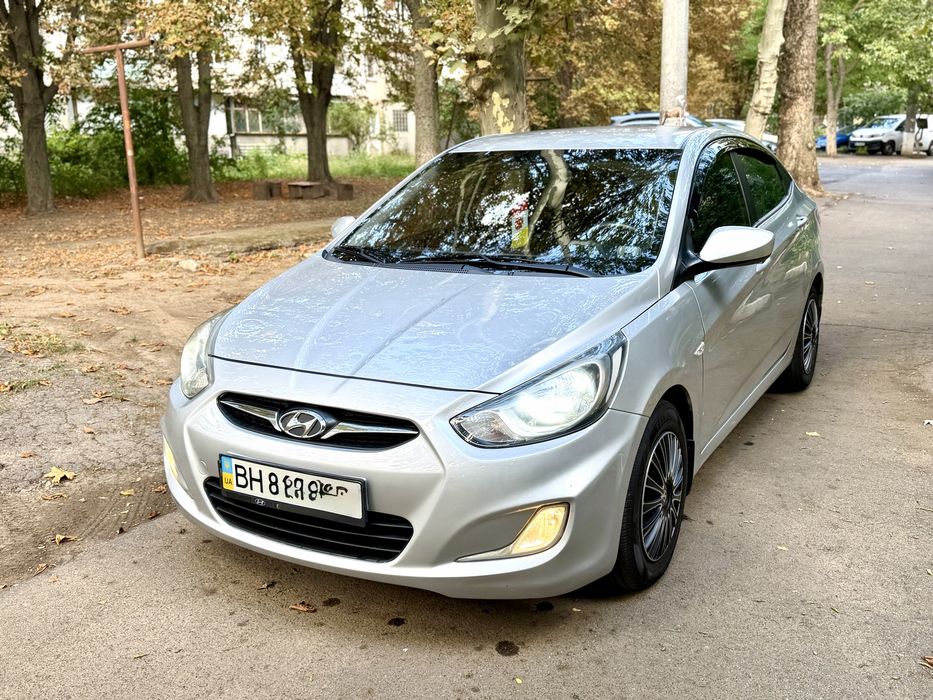 Hyundai Accent 2011г полноценный Автомат