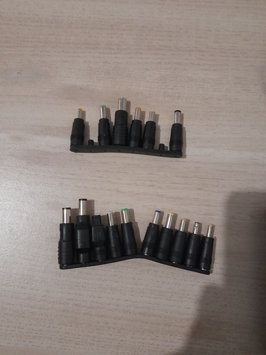 Universal PC Charger with Adapters423158957674352643