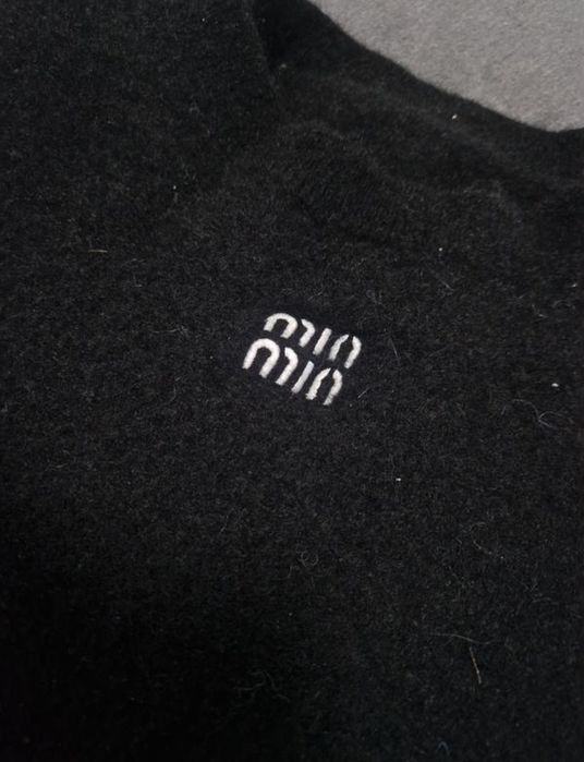 Кофта miumiu жіноча кашемірова