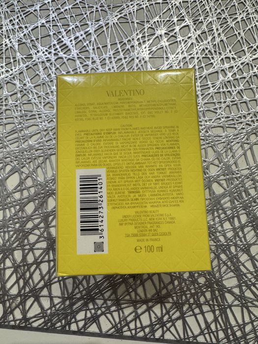 Ventino donna born in roma yellow dream