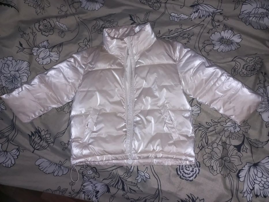 Продам курточку детскую(ДАМАНСКИЙ)