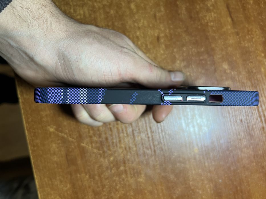 чехол на iPhone 13 Pro