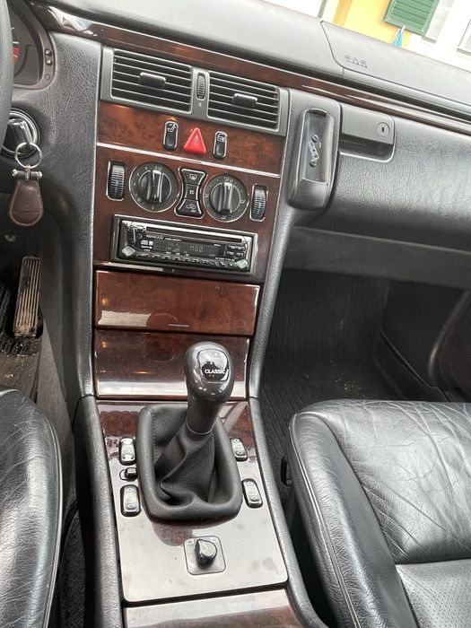 Mercedes E220D w210