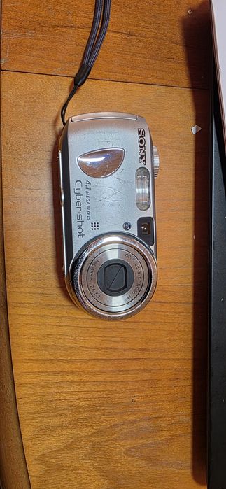 Sony Cyber-shot DSC-P73