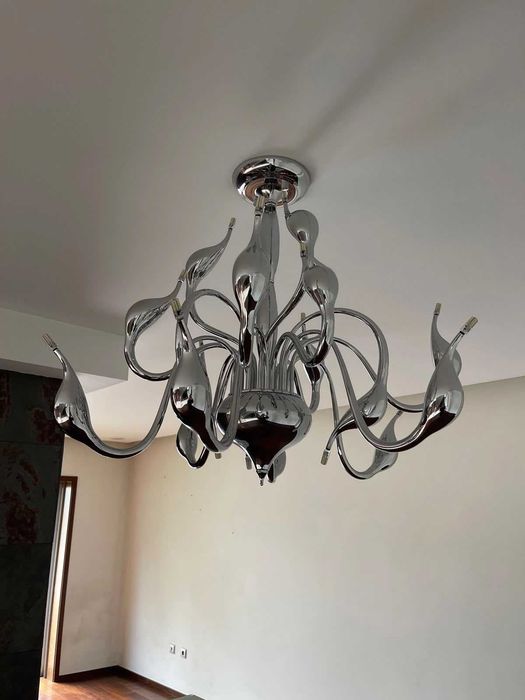 Candeeiro de Teto Moderno/Lustre Cromado de Design Elegante