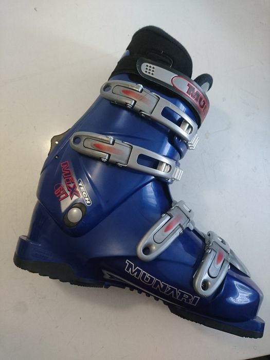 Новые горнолыжные ботинки с сумкой  Munari Mix 677