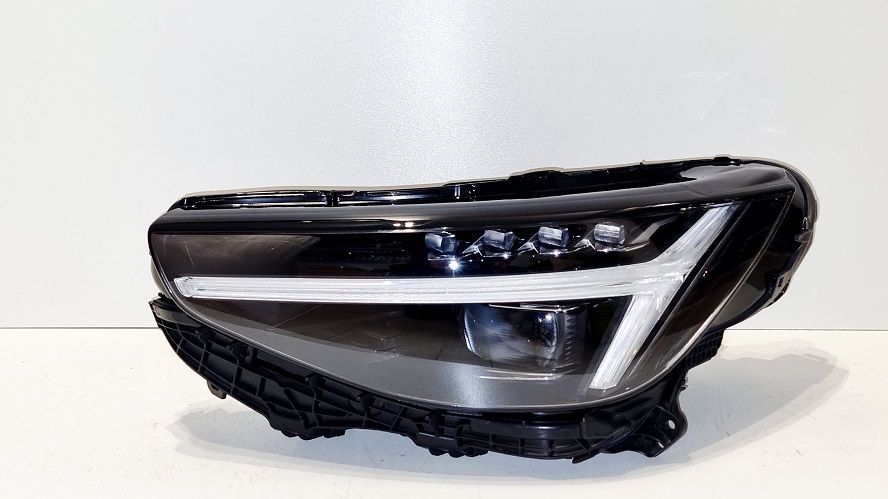 Reflektor lewy full led Volvo XC40 lift Pixel 32133831 europa