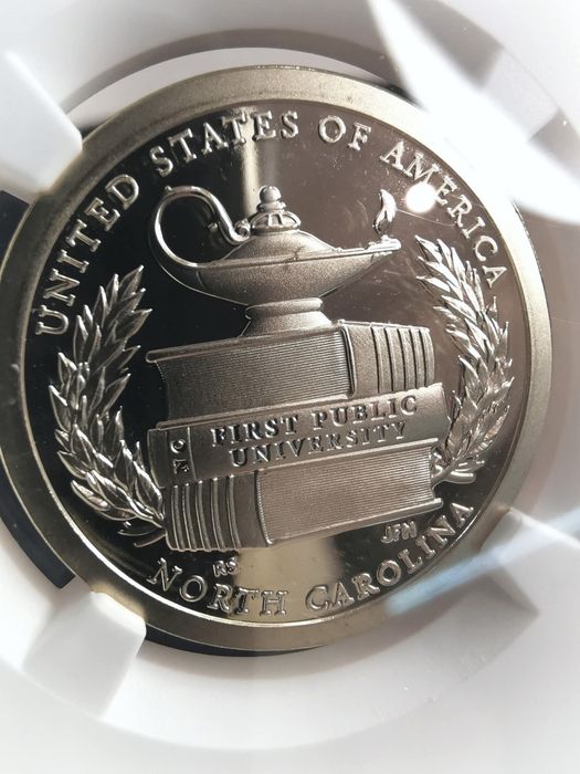 США 1 долар 2021р.- Університет Кароліни. СЛАБ NGS PF69