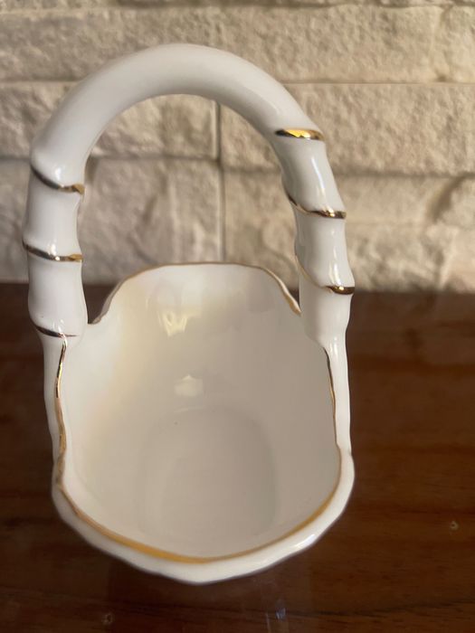 Sprzedam ładny koszyk do dekoracji domu.