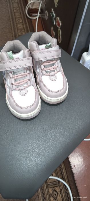 Кроссовки детские