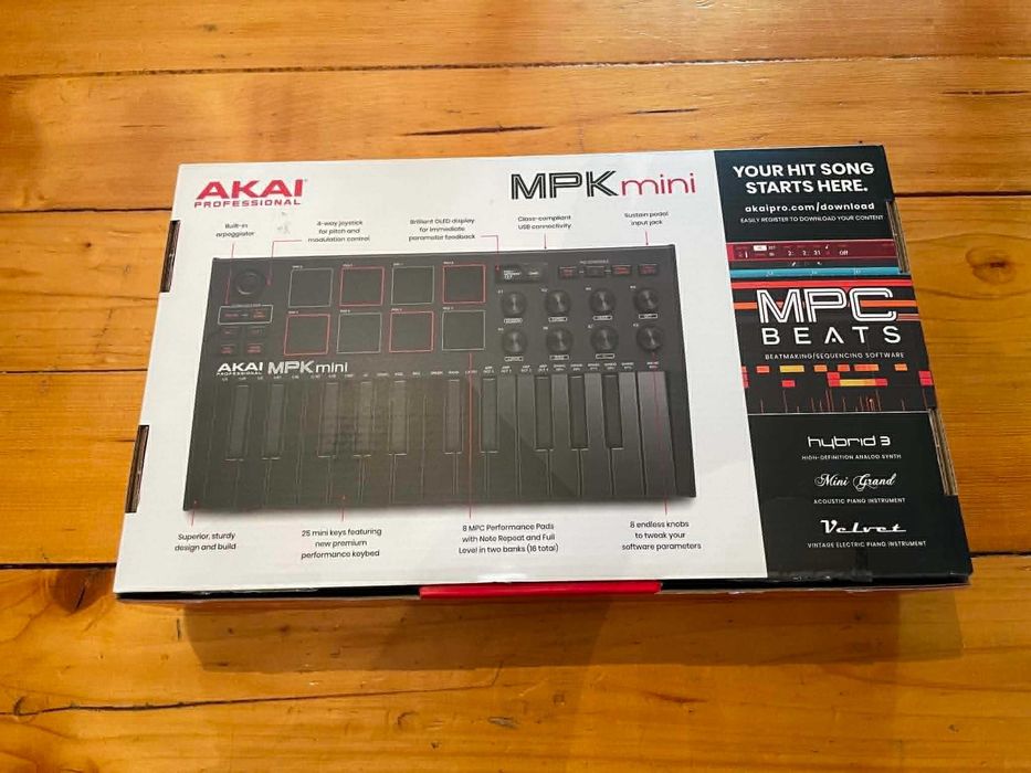Kontroler MIDI AKAI