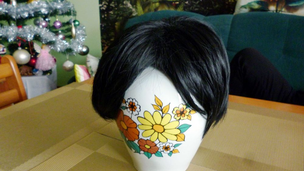 Peruka czarna , włosy krótkie. - nowa.