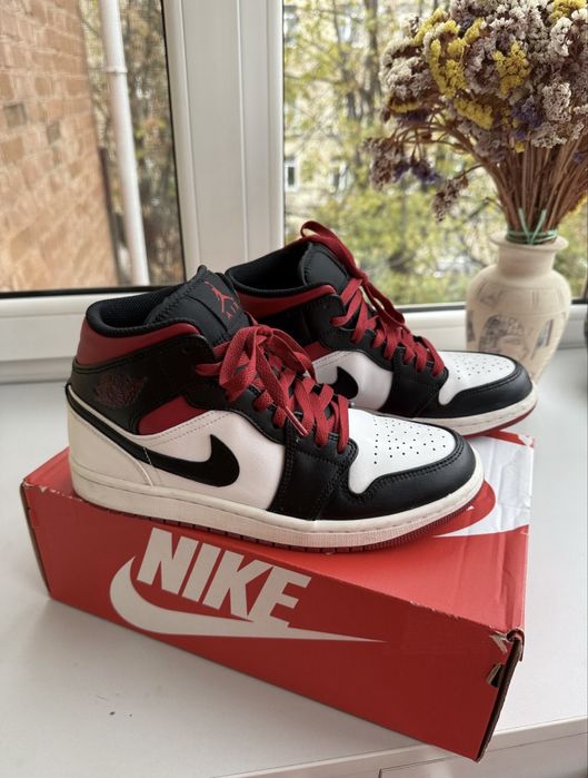 Кросівки Nike Air JORDAN 1 retro HIGH