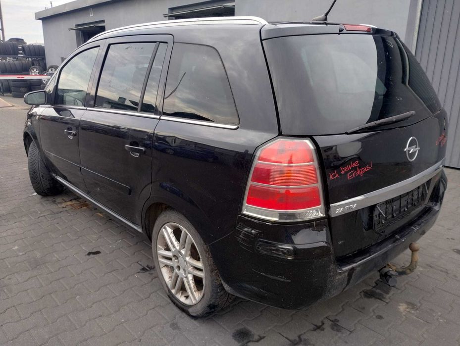 lampa tył tylna lewa  Opel Zafira B ,części