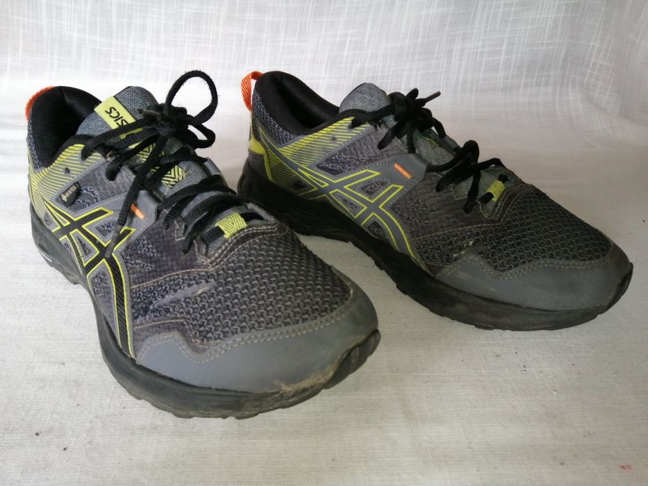 Asics Gel buty sportowe r 42 wkł 26,5 cm