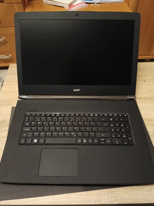 Acer Aspire E5-575G • i5 • GTX 950M • 16 GB RAM •  HDD • Windows