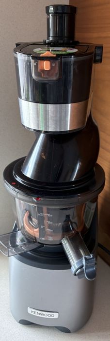 Expremedor fruta e vegetais - Slow juicer kenwood