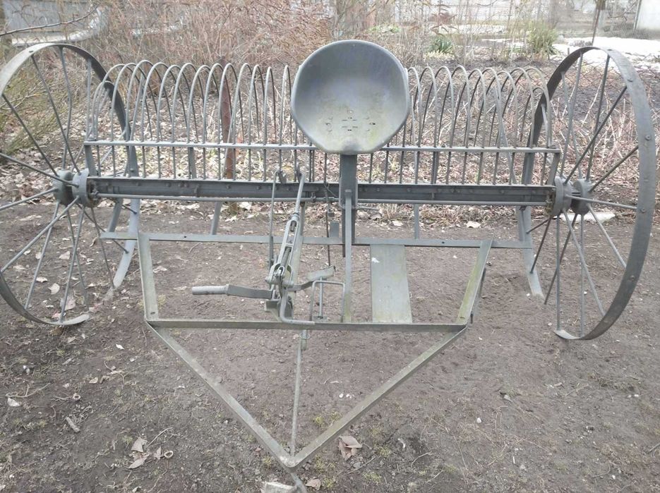 Продається трактор в комплекті