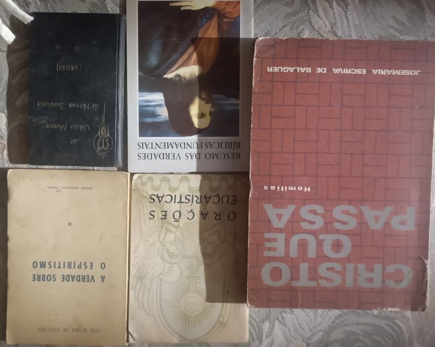 Livros antigos religião católica