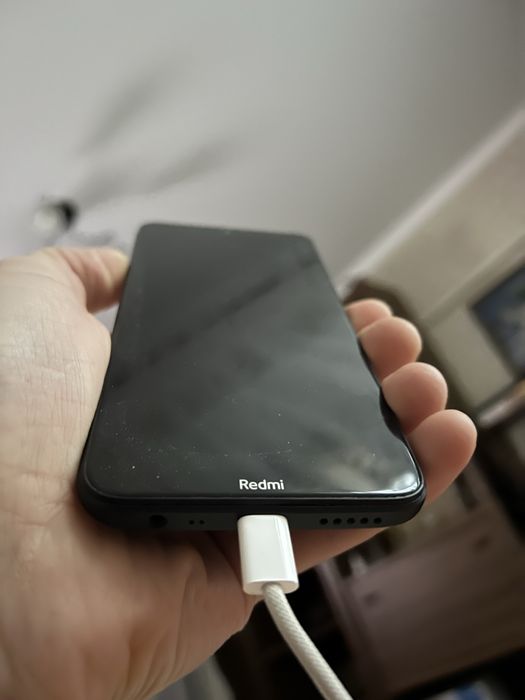 Продам телефон Редмі 8а