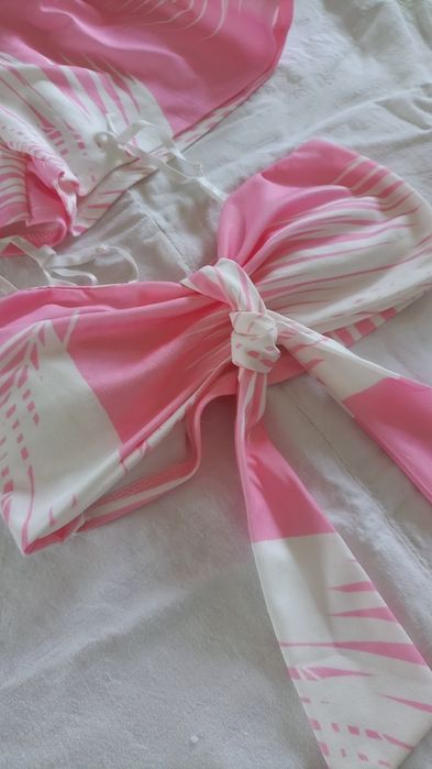 Top de verão com calção de praia, novo